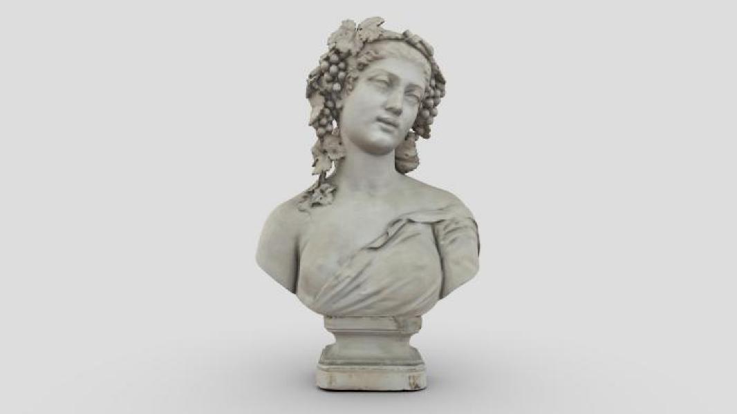 Дівчина з вінком винограду на голові