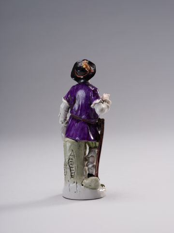 Young Man in a Hat Figurine 5