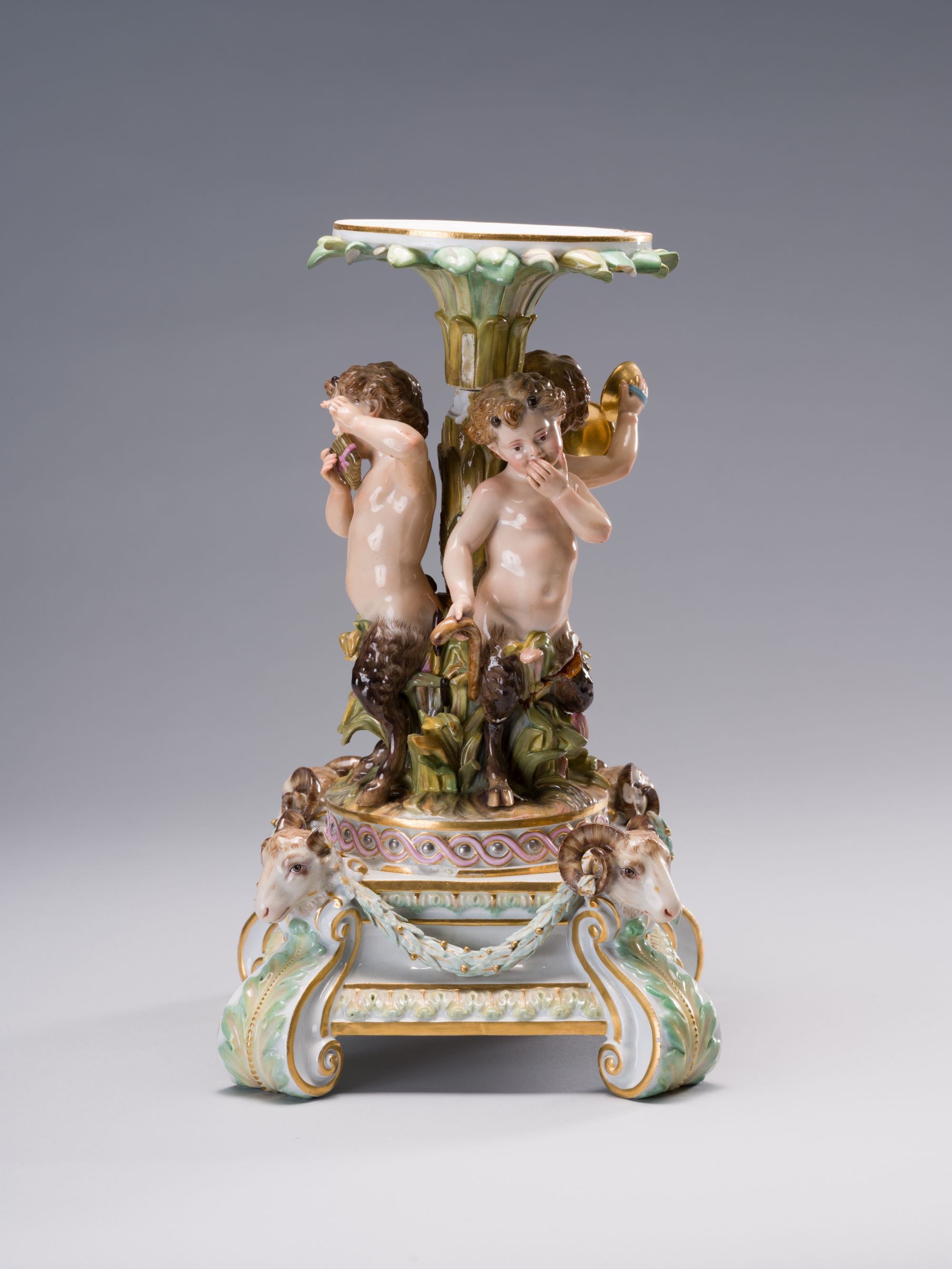 Vase Pedestal 1