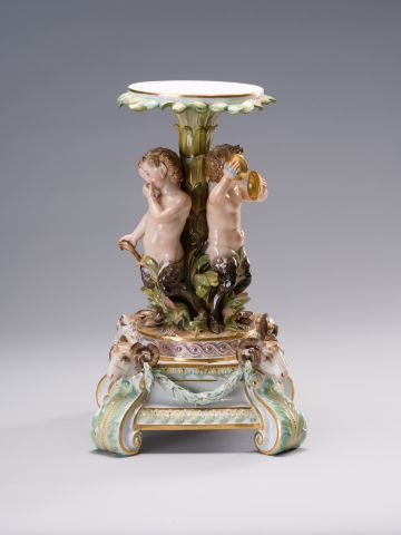 Vase Pedestal 3