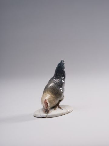 Hen Figurine 7