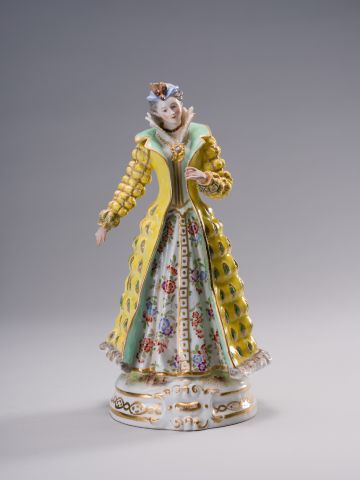 Lady in Costume Figurine 1