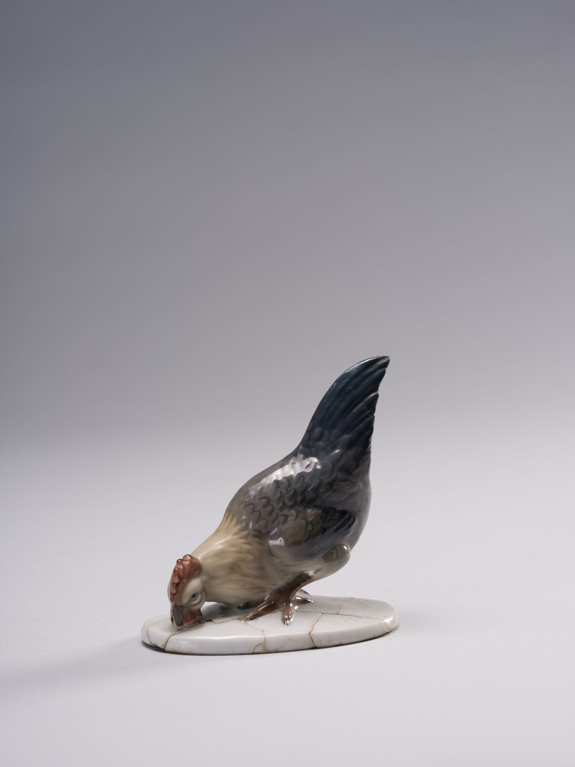 Hen Figurine 1