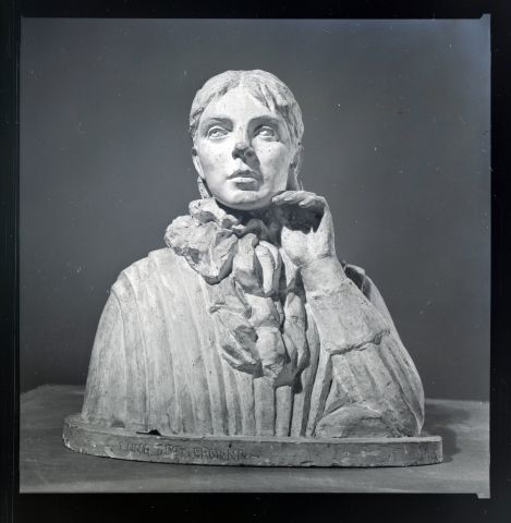 Bust of M. Konopnicka 3