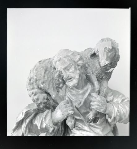 Christ – Good Shepherd 4