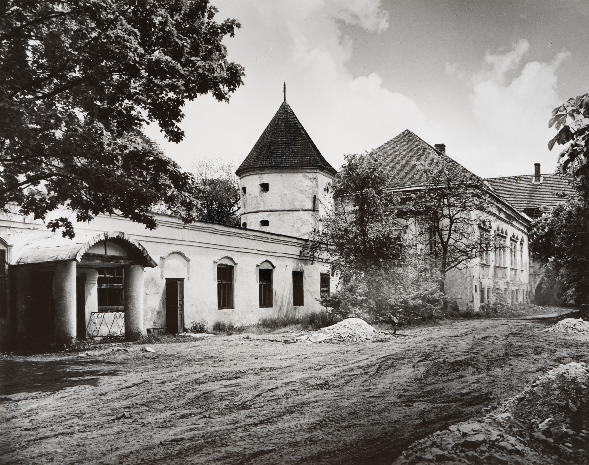 Замковий двір