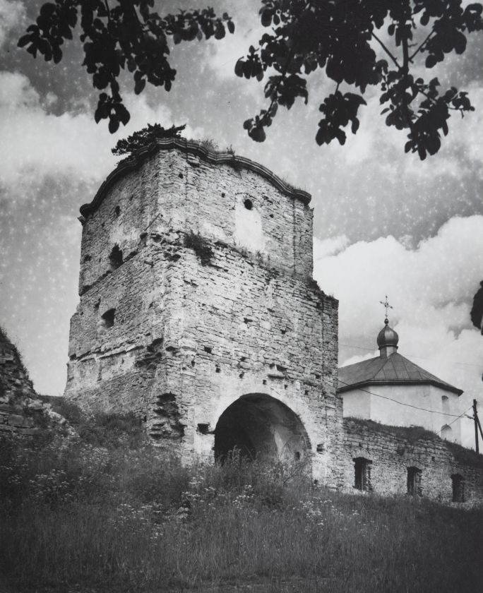 Дзвіниця з келіями Троїцького монастиря XVI – XVIII ст. — Володимир Ольхомяк