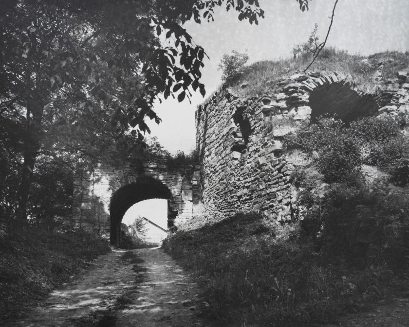 В'їзна брама з мурами (1744) — Володимир Ольхомяк