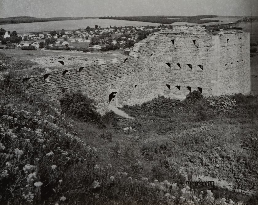 Замок XIV – XV ст. Башта з мурами — Володимир Ольхомяк