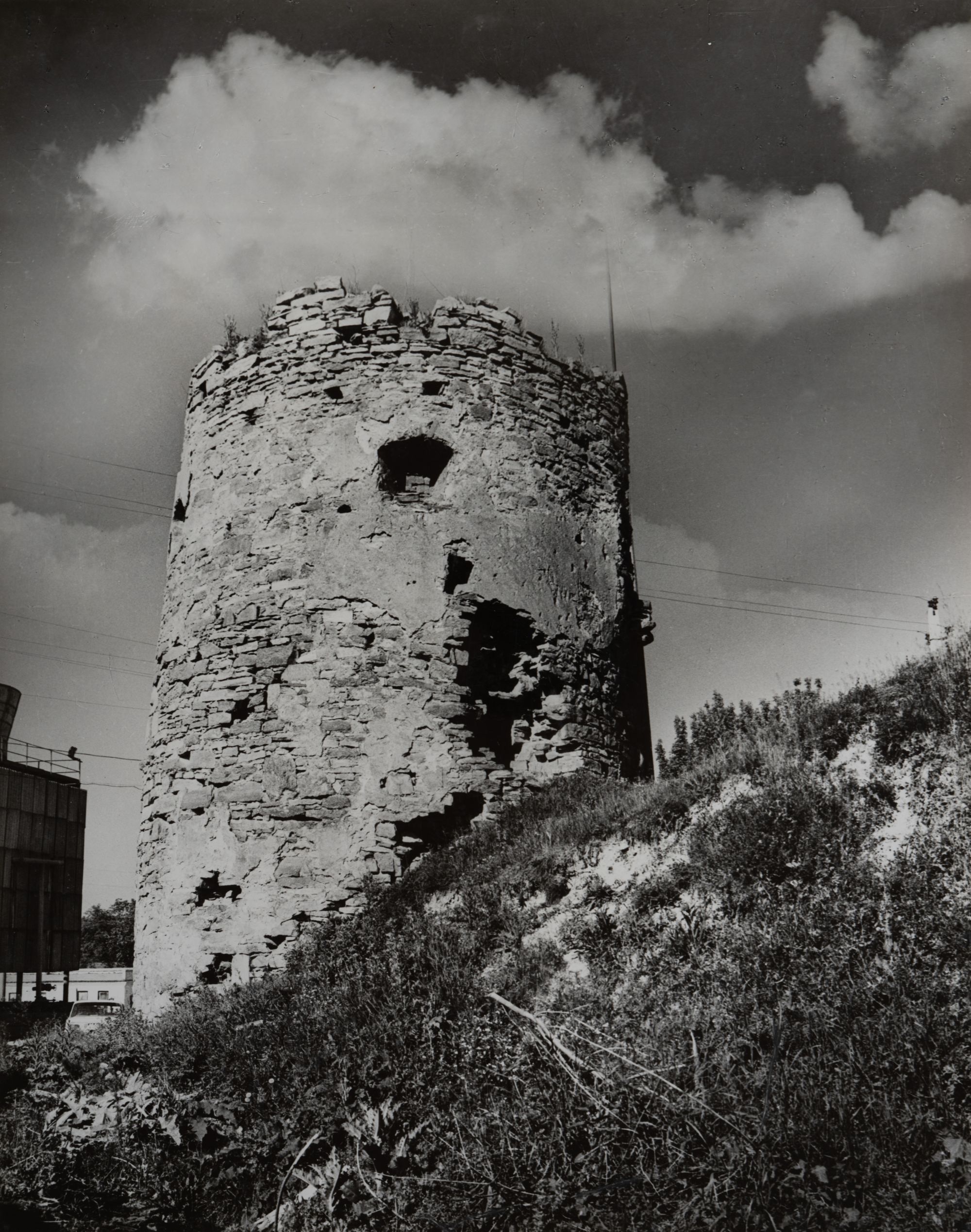 Round Tower of the Castle (the 14th–15th c.)