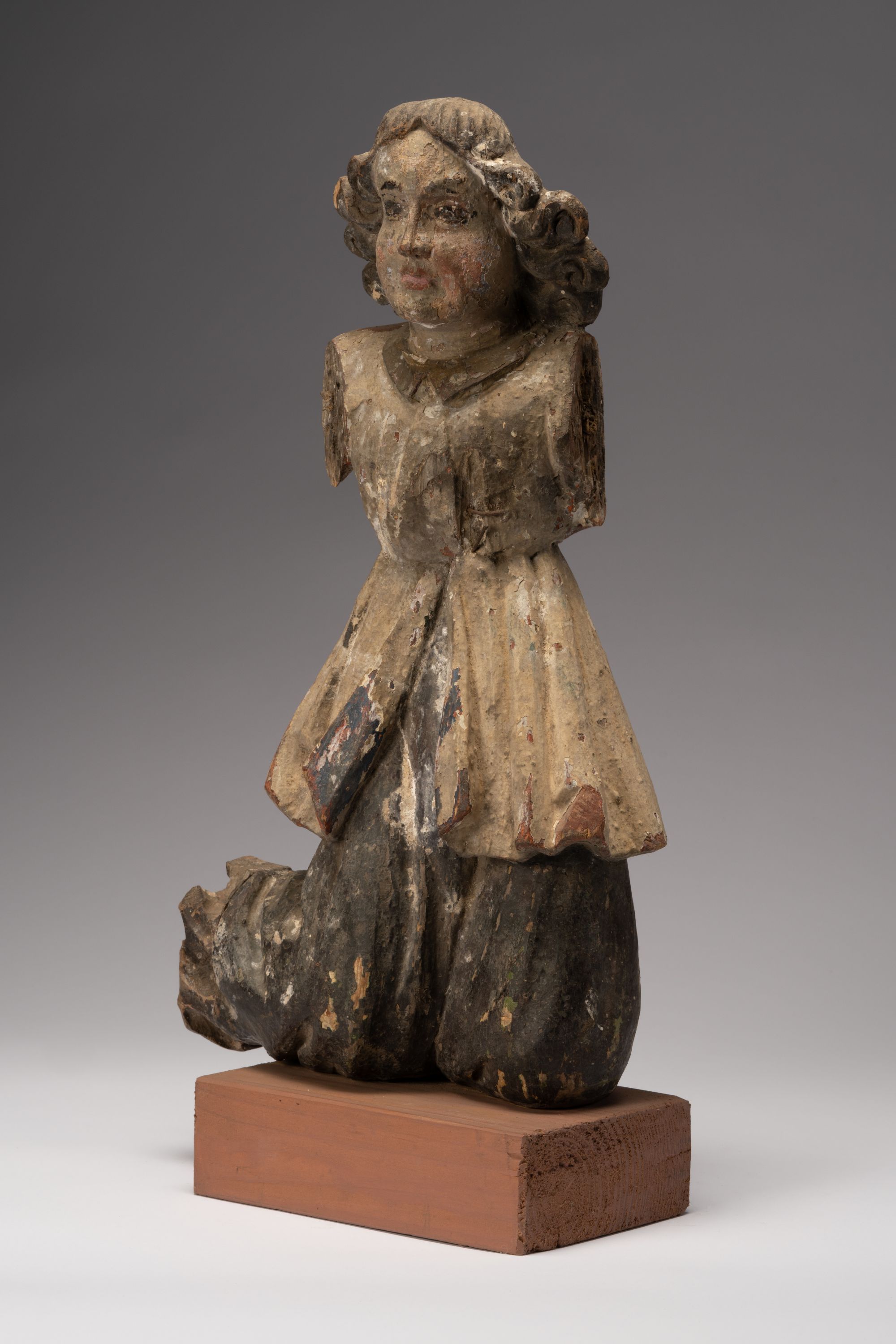 Angel Kneeling I 4