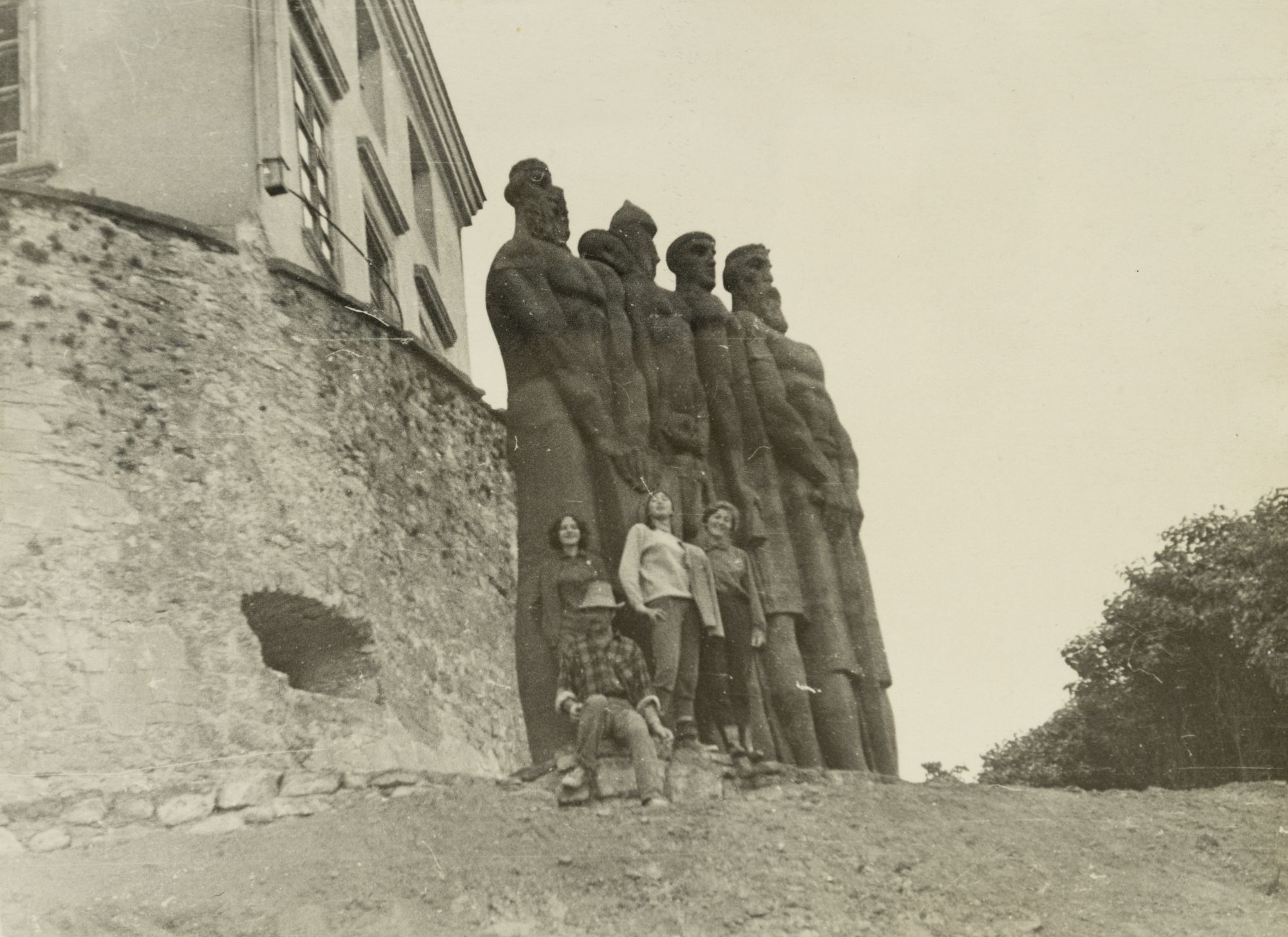Group Photo in Front of the Monumental and Decorative Sculpture of the Olesko Castle